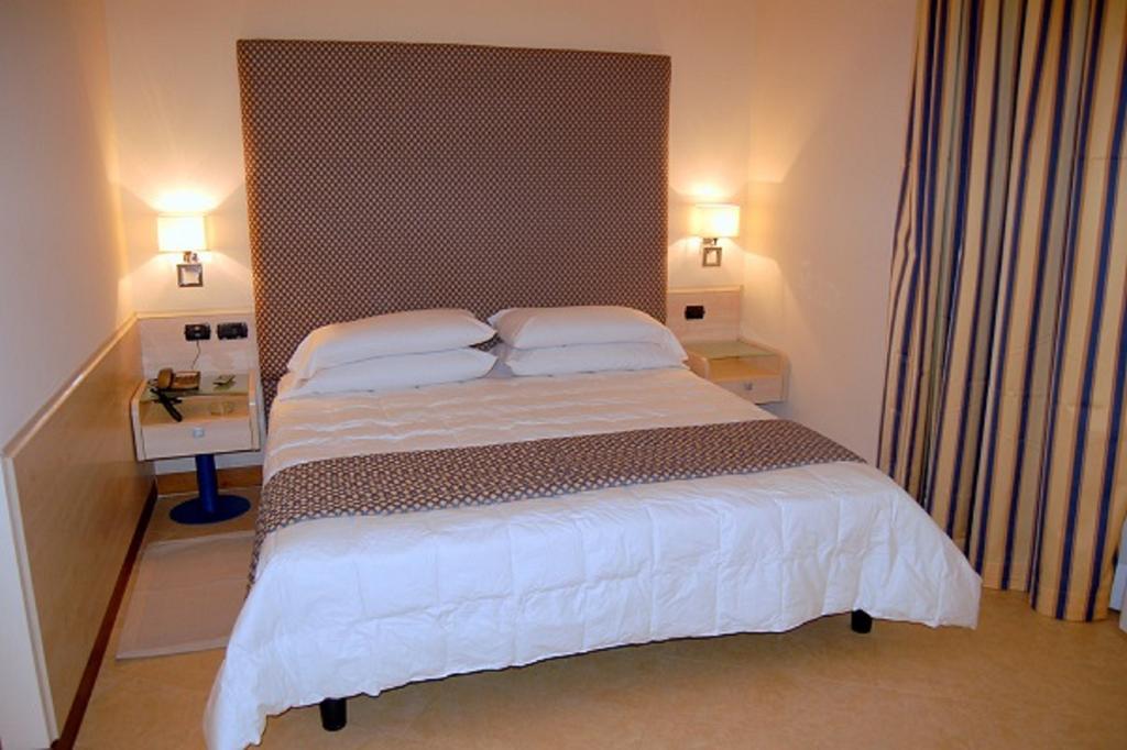 Hotel Resort Lido Degli Aranci Vibo Valentia Exterior photo