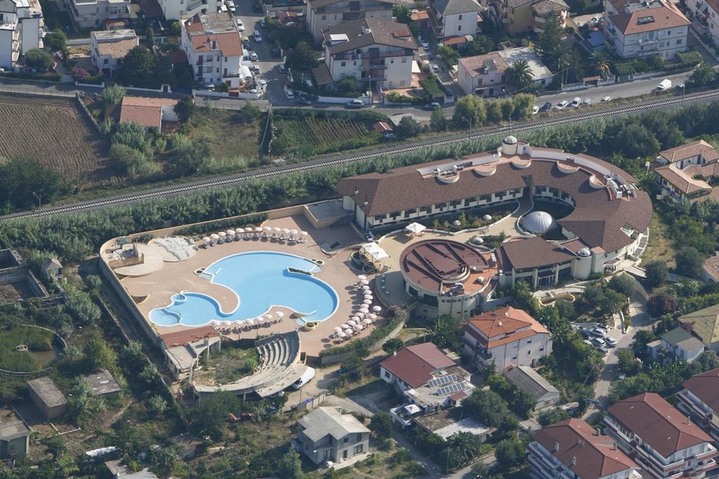 Hotel Resort Lido Degli Aranci Vibo Valentia Exterior photo